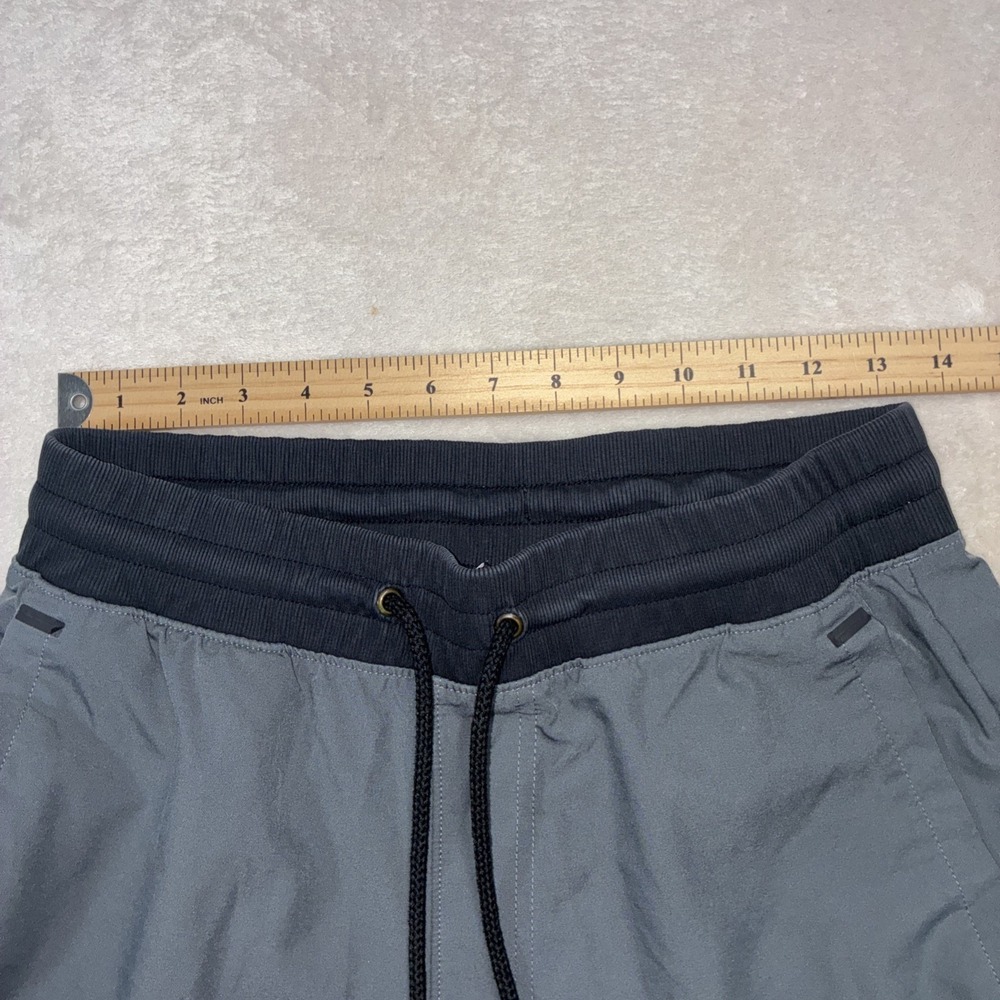 Under Armor Fitted Headgear Gray Shorts Size Med - Picture 2 of 5
